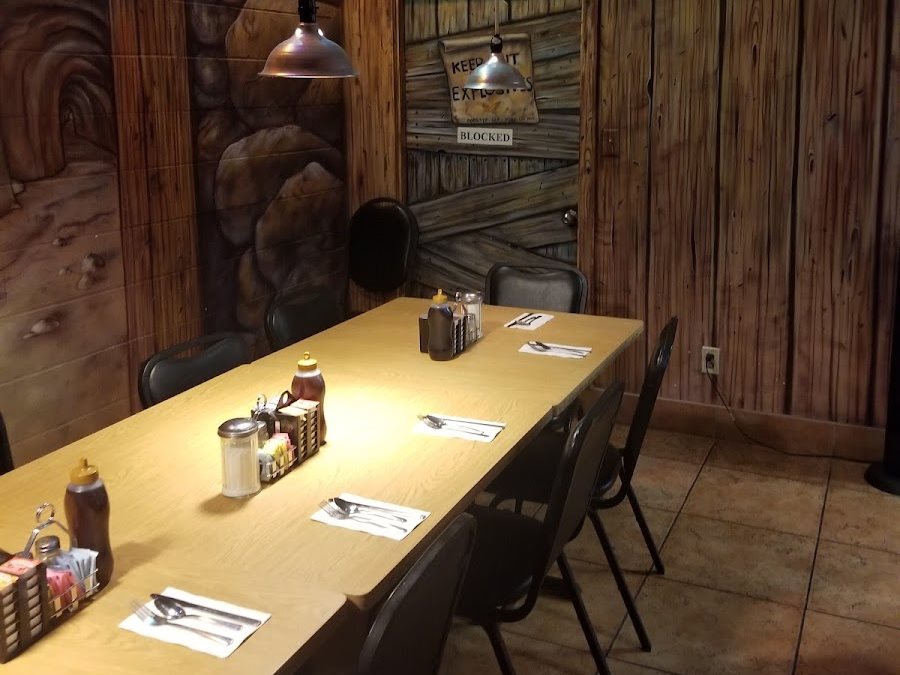 Happy Rooster Cafe